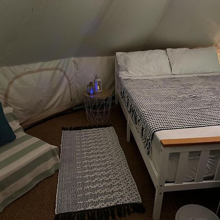 Вилла Spacious Bell Tent At Herigerbi Park Lincolnshire Грантем Экстерьер фото