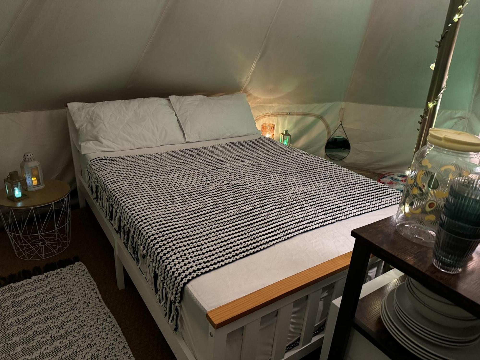 Вилла Spacious Bell Tent At Herigerbi Park Lincolnshire Грантем Экстерьер фото