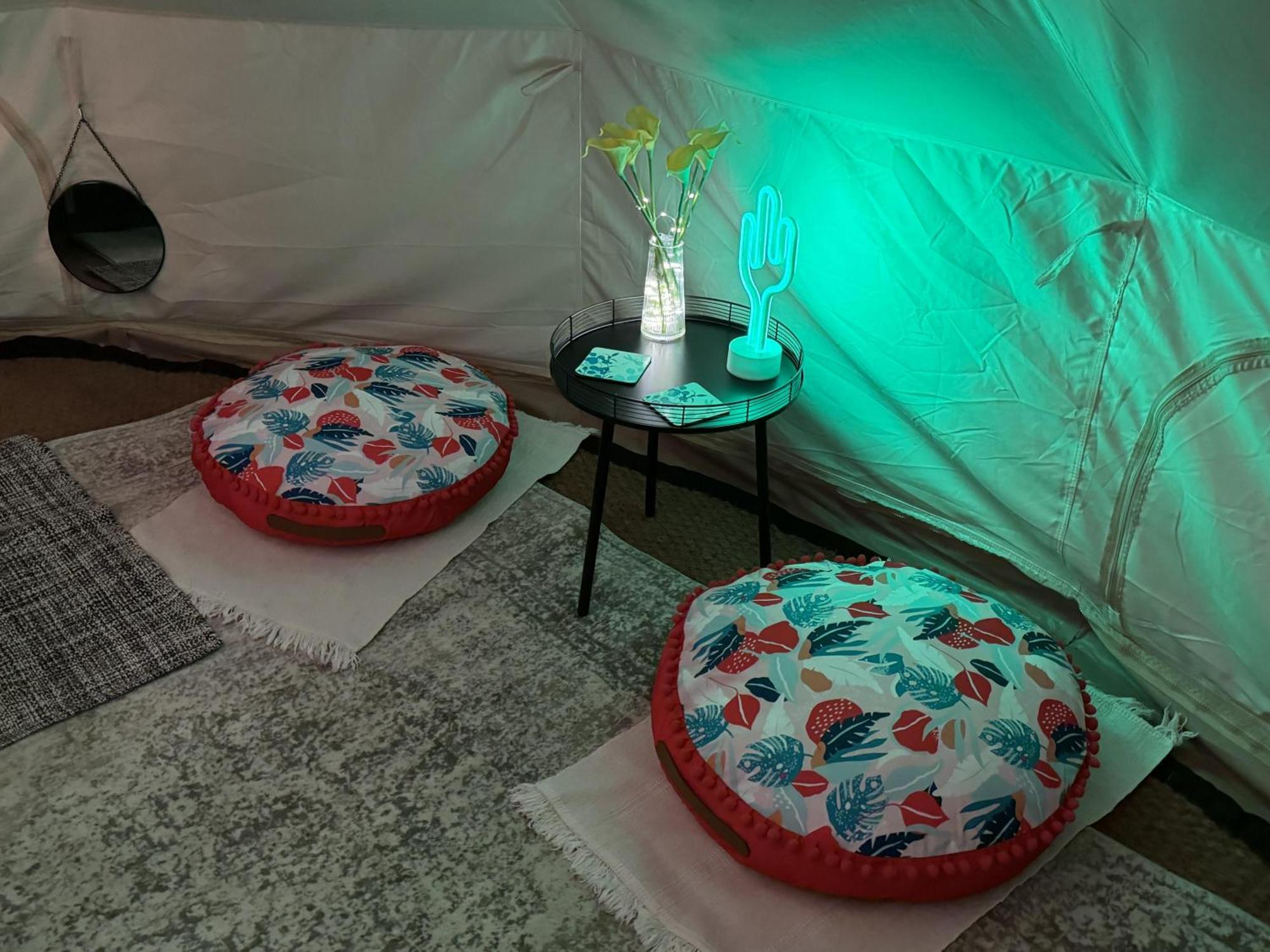 Вилла Spacious Bell Tent At Herigerbi Park Lincolnshire Грантем Экстерьер фото