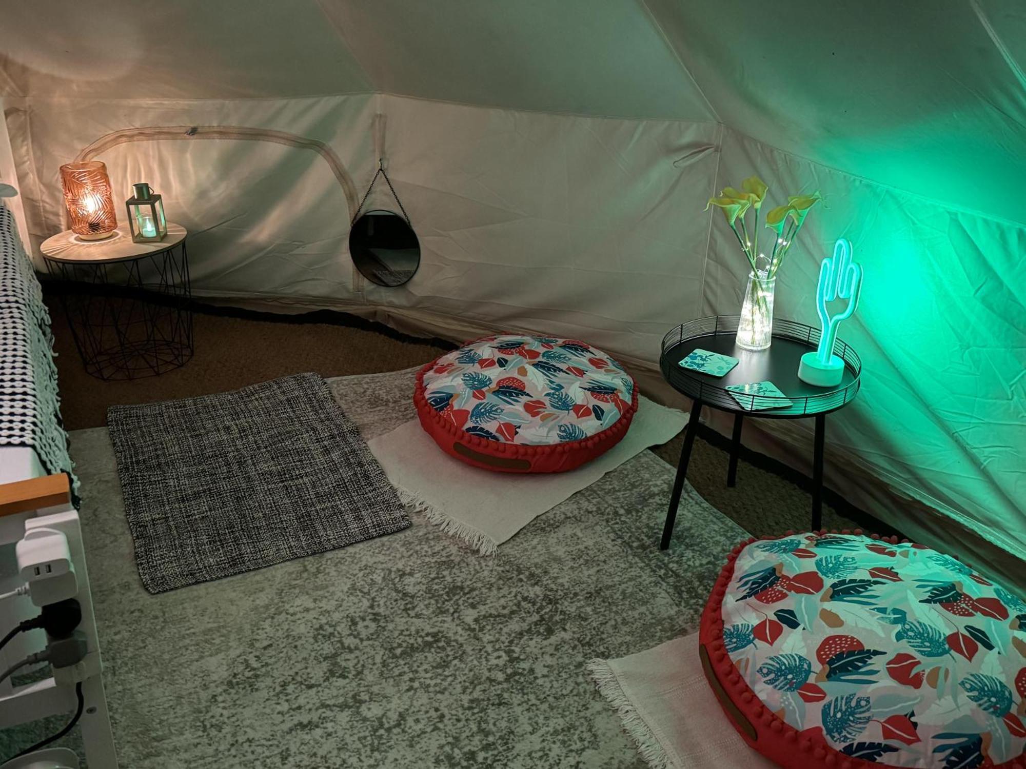 Вилла Spacious Bell Tent At Herigerbi Park Lincolnshire Грантем Экстерьер фото